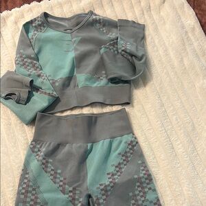 Stylish Gray and Teal Activewear Set